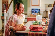 Julia Butters (Anna-Kat Otto).