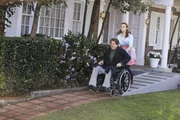 Bree (Marcia Cross, r.) greift zu drastischen Mitteln, um Orson (Kyle MacLachlan, l.) zur Vernunft zu bringen ...