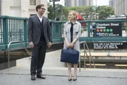 Müssen sich eine Verteidigungsstrategie für eine Pilotin ausdenken, nachdem sie herausfinden, dass es innerhalb der Jury Vorurteile wegen ihres Geschlechts gibt: Dr. Bull (Michael Weatherly, l.) und Marissa (Geneva Carr, r.) ... Müssen sich eine Verteidigungsstrategie für eine Pilotin ausdenken, nachdem sie herausfinden, dass es innerhalb der Jury Vorurteile wegen ihres Geschlechts gibt: Dr. Bull (Michael Weatherly, l.) und Marissa (Geneva Carr, r.) ...