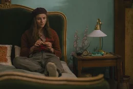 Elsa (Thomasin McKenzie)