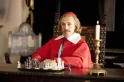Der machthungrige Kardinal Richelieu (Christoph Waltz) tr&auml;umt davon, die gesamte Macht in Frankreich an sich rei&szlig;en. Er spinnt eine ausgekl&uuml;gelte Intrige, die auch vor einem Krieg nicht zur&uuml;ckschreckt ...