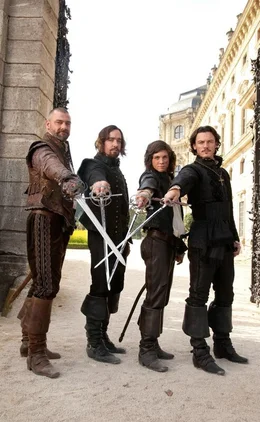 Einer f&uuml;r alle, alle f&uuml;r einen: (v.l.n.r.) Porthos (Ray Stevenson), Athos (Matthew MacFadyen), D'Artagnan (Logan Lerman) und Aramis (Luke Evans) ...