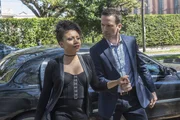 Percy (Shalita Grant, l.) und LaSalle (Lucas Black, r.) ermitteln undercover bei einem Pokerspiel mit hohen Eins&auml;tzen ...