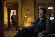 Ein neuer verzwickter Mordfall beschäftigt Sherlock Holmes (Jonny Lee Miller, r.) und Joan Watson (Lucy Liu, l.) ... Ein neuer verzwickter Mordfall beschäftigt Sherlock Holmes (Jonny Lee Miller, r.) und Joan Watson (Lucy Liu, l.) ...