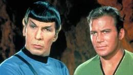 Commander Spock (Leonard Nimoy, l.) und Admiral James T. Kirk (William Shatner, r.) sehen sich mit einer ungew&ouml;hnlichen Gefahr konfrontiert.