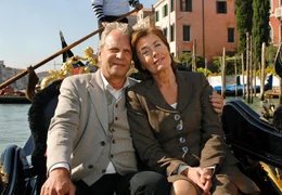 Katharina (Thekla Carola Wied) hat ihren Traum von Venedig erf&uuml;llt und in Hans Baumann (Peter Sattmann) ihren Traummann gefunden.