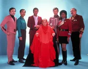 Walter Koenig (Pavel Chekov), George Takei (Sulu), William Shatner (Admiral Kirk), Judith Anderson (Hohepriesterin), DeForest Kelley (Dr. McCoy), Nichelle Nichols (Uhura), James Doohan (Scotty).