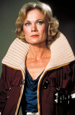 Dr. Carol Marcus (Bibi Besch), die einst mit James Kirk liiert war, ruft diesen zu Hilfe &hellip;; Dr. Carol Marcus (Bibi Besch), die einst mit James Kirk liiert war, ruft diesen zu Hilfe