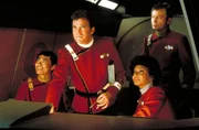 Die Inspektion der Enterprise ist vor&uuml;ber und Adm. James T. Kirk (William Shatner, 2.v.l.) und sein Team Cmdr. Sulu (George Takei, l.), Cmdr. Uhura (Nichelle Nichols, 2.v.r.) und Cmdr. McCoy (DeForest Kelley, r.) k&ouml;nnen endlich wieder an Bord &hellip;; Die Inspektion der Enterprise ist vor&uuml;ber und Adm. James T. Kirk (William Shatner, 2.v.l.) und sein Team Cmdr. Sulu (George Takei, l.), Cmdr. Uhura (Nichelle Nichols, 2.v.r.) und Cmdr. McCoy (DeForest Kelley, r.) k&ouml;nnen endlich wieder an Bord