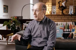 Leslie Wertheimer lernte Bert Trautmann in seiner Kindheit kennen, als dieser schon Profi war. Trautmann pflegte einen engen Kontakt zu der j&uuml;dischen Familie der Wertheimers, an die sich Leslie gerne erinnert.