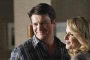 Richard (Nathan Fillion, l.) und seine Ex-Frau Gina (Monet Mazur, r.) schwelgen in Erinnerungen ...