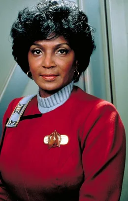 Nichelle Nichols (Uhura).