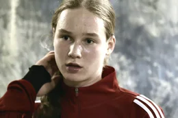 Mathilda Bornhoff beim Fu&szlig;balltraining im Internat Kaiserau. Schon mit 13 Jahren verl&auml;sst sie ihr Elternhaus am M&ouml;hnesee um hier mit den talentiertesten M&auml;dchen Westfalens zu trainieren.