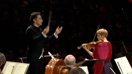 SWR Symphonieorchester unter der Leitung von Andr&eacute;s Orozco-Estrada und Isabelle Faust (Violine).