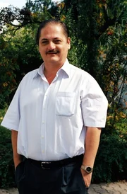 Als der Chef einer gro&szlig;en Versicherungsagentur, Dr. Breuer (J&uuml;rgen Tarrach), von der Superformel, die es erm&ouml;glicht, minutengenaue Wettervorhersagen zu erstellen, erf&auml;hrt, setzt er alles daran, diese in seinen Besitz zu bringen. Er schreckt auch vor kriminellen Machenschaften nicht zur&uuml;ck ...