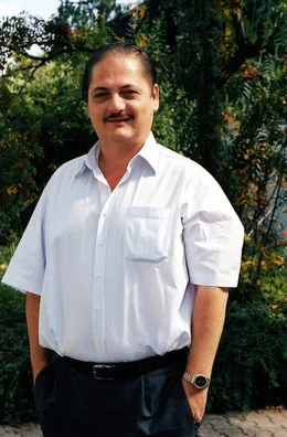 Als der Chef einer gro&szlig;en Versicherungsagentur, Dr. Breuer (J&uuml;rgen Tarrach), von der Superformel, die es erm&ouml;glicht, minutengenaue Wettervorhersagen zu erstellen, erf&auml;hrt, setzt er alles daran, diese in seinen Besitz zu bringen. Er schreckt auch vor kriminellen Machenschaften nicht zur&uuml;ck ...