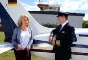 Tine (Maike Bollow, l.) ist klar, dass Malte (Marcus Bluhm, r.) nie anderer Mensch wird und es fällt ihr nicht schwer, ihn ziehen zu lassen. Tine (Maike Bollow, l.) ist klar, dass Malte (Marcus Bluhm, r.) nie anderer Mensch wird und es fällt ihr nicht schwer, ihn ziehen zu lassen.