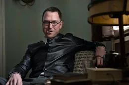 Lars Eidinger als Bertold Brecht.