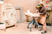 Steinmetz Ralf Baumgarten in einer Werkstatt in Burgtonna Steinmetz Ralf Baumgarten in einer Werkstatt in Burgtonna