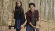 Hope Mikaelson (Danielle Rose Russell, l.); Landon Kirby (Aria Shahghasemi, r.)