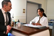 Imani (Féréba Koné) glaubt erleichtert, dass sich alles wieder zum Guten wendet. Links Kilian (Marc Dumitru). Imani (Féréba Koné) glaubt erleichtert, dass sich alles wieder zum Guten wendet. Links Kilian (Marc Dumitru).