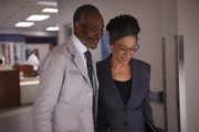 Chicago Med Staffel 10 Folge 6 Gl&uuml;cklich und entspannt: John Earl Jelks als Dr. Dennis Washington, S. Epatha Merkerson Sharon Goodwin