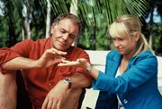 Hotelmanager Markus Winter (Christian Kohlund) hat sich in Tina Berger (Anica Dobra) verliebt.