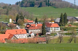 Das Haupt- und Landgest&uuml;t Marbach liegt idyllisch auf der Schw&auml;bischen Alb im gro&szlig;en Lautertal, einem Paradies f&uuml;r Wanderer.