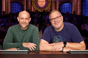 Ein starkes Team: Rateteam-Kapit&auml;n Elton (r.) und der Schauspieler J&uuml;rgen Vogel (l.).