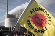Silvester 2021: die letzte Mahnwache am Atomkraftwerk Gundremmingen