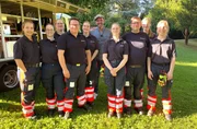 Werden diese neuen Rettungshelfer*innen aus Bad Honnef die Challenge packen? Doc Esser (5.v.r.) will die Truppe in sechs Wochen zu einem fitteren und ges&uuml;nderen Leben coachen.