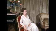 Maria Callas in ihrer Wohnung.