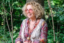 Luises (Michaela May) pers&ouml;nliche Suche nach dem Gl&uuml;cksgef&uuml;hl fr&uuml;herer Jahre, bringt in ihrer Familie einiges durcheinander.