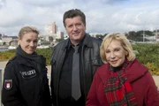 Dagmar Berghoff (r.) spielt als Gaststar eine wichtige Zeugin in der Folge "Riskante Entscheidung" mit Rhea Harder (l.) und Bruno F. Apitz (M.).