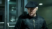 Karl (David Sch&uuml;tter) &uuml;berwacht die Vorbereitungen f&uuml;r den geplanten Anschlag.