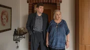 Marco Butscher (Marcel Heuperman) kommt bei seiner Mutter Rita Butscher (Doris Kunstmann) zu Hause an. Marco Butscher (Marcel Heuperman) kommt bei seiner Mutter Rita Butscher (Doris Kunstmann) zu Hause an.