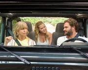 (v.l.n.r.) Linda Middleton (Goldie Hawn); Emily Middleton (Amy Schumer); James (Tom Bateman)
