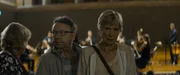 Ryszard (Zbigniew Zamachowski) und Helga (Ulrike Willenbacher) verlassen das Konzert. Beim Hinausgehen entdeckt Helga ihren Ex-Mann mit seiner neuen Freundin.