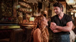 Lily Bloom (Blake Lively), Atlas Corrigan (Brandon Sklenar).