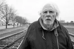 Bald spricht sich herum, dass Woody Grant (Bruce Dern) jetzt sehr reich sein soll. (Lizenzzeit bis 30.06.2026)