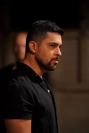 Nick Torres (Wilmer Valderrama).