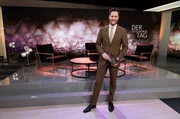 Die Publikumsshow mit den au&szlig;ergew&ouml;hnlichen Herzensw&uuml;nschen geht in die n&auml;chste Runde. Manchmal ben&ouml;tigen Tr&auml;ume etwas Hilfe vom Fernsehen, damit sie in Erf&uuml;llung gehen. Wenn Sven Kroll (vorn) mit dem WDR-Wunschmobil auftaucht, werden Erlebnisse verschenkt, die man mit Geld nicht kaufen kann.