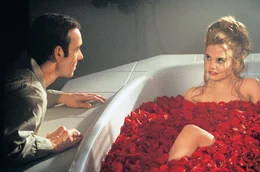 Lester Burnham (Kevin Spacey) und Angela Hayes (Mena Suvari)