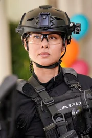 Officer Zoe Powell (Anna Enger Ritch)