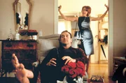 Der Konflikt zwischen Lester Burnham (Kevin Spacey) und seiner Frau Carolyn (Annette Bening) spitzt sich zu. Nur in der &Ouml;ffentlichkeit versuchen sie halbherzig, die Fassade zu wahren.