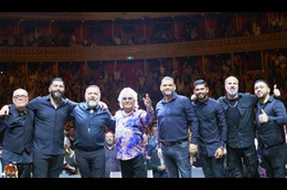 Die Gipsy Kings mit Nicolas Reyes (Mi.) in London