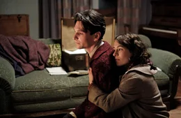 Sabin Tambrea (Franz Kafka), Henriette Confurius (Dora).