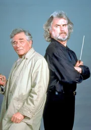 "Columbo - Mord nach Takten". Im Bild (v.li.): Peter Falk (Inspektor Columbo), Billy Connolly (Findlay Crawford).