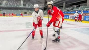 Esther besucht Raffael bei seinem Training.