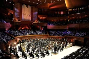 Tief verwurzelt in der Musik von Saint-Sa&euml;ns, Faur&eacute;, Debussy, Ravel oder Dutilleux &ndash; kaum ein Orchester ist so eng mit der musikalischen Identit&auml;t seines Landes verbunden wie das Orchestre National de France.